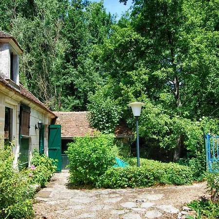 Le Moulin En Route Bed and Breakfast