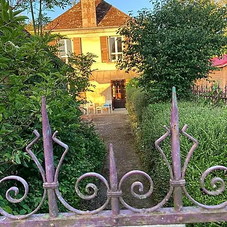 Le Moulin En Route Bed & Breakfast 3*